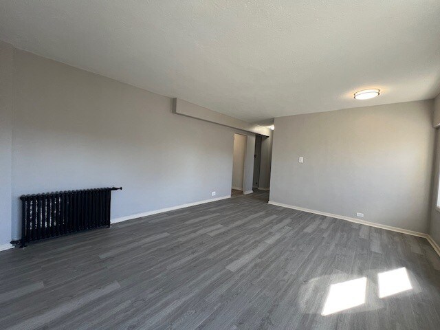 Building Photo - 7327 N Rogers Ave