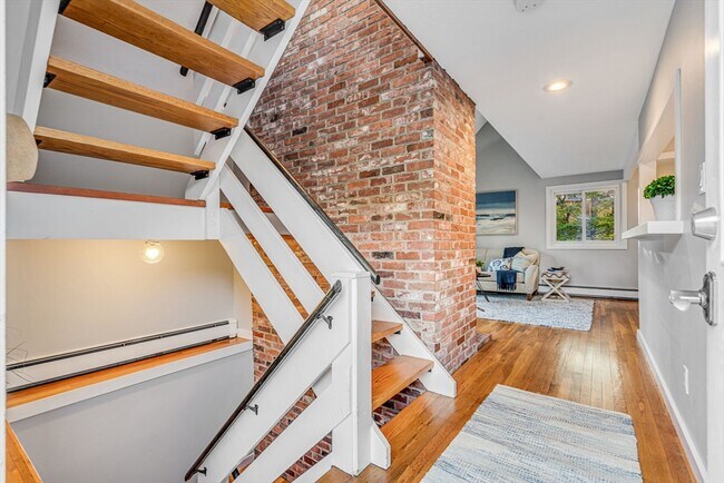 Foto del edificio - 2 Clover Hill Rd