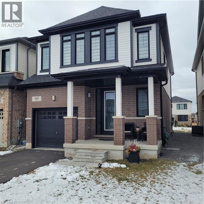 Building Photo - 95 Fairey Cres