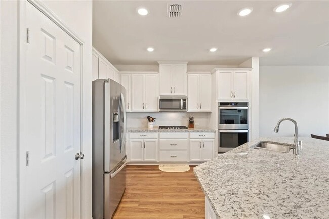 Kitchen - 3600 Highland Bayou Dr
