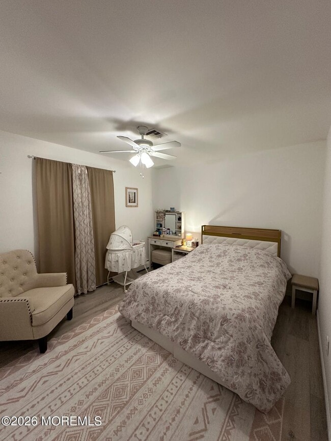 Building Photo - 61 E 5th St