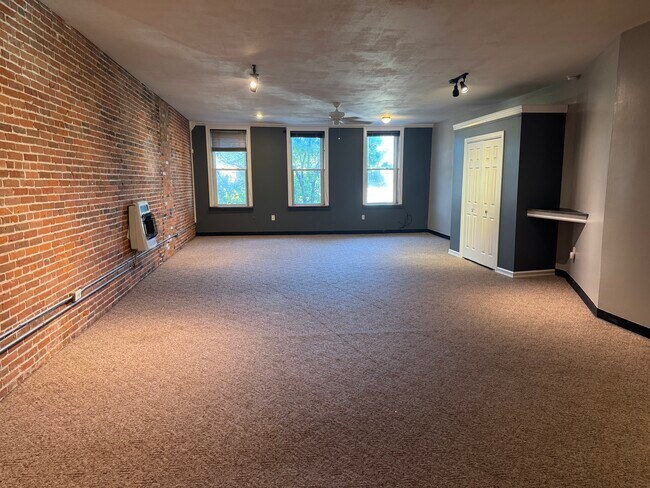 Foto del edificio - 171 W 1st St