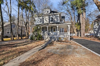 Building Photo - 46 Old Bedford Rd