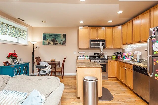 Foto del edificio - 1142 W Morse Ave