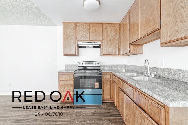 Building Photo - 2448 N Eastern Ave