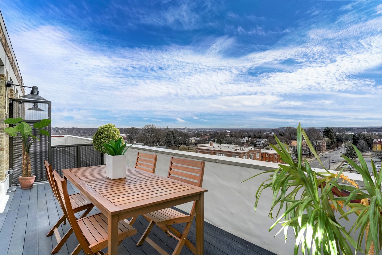 Primary Photo - Perry Street Lofts