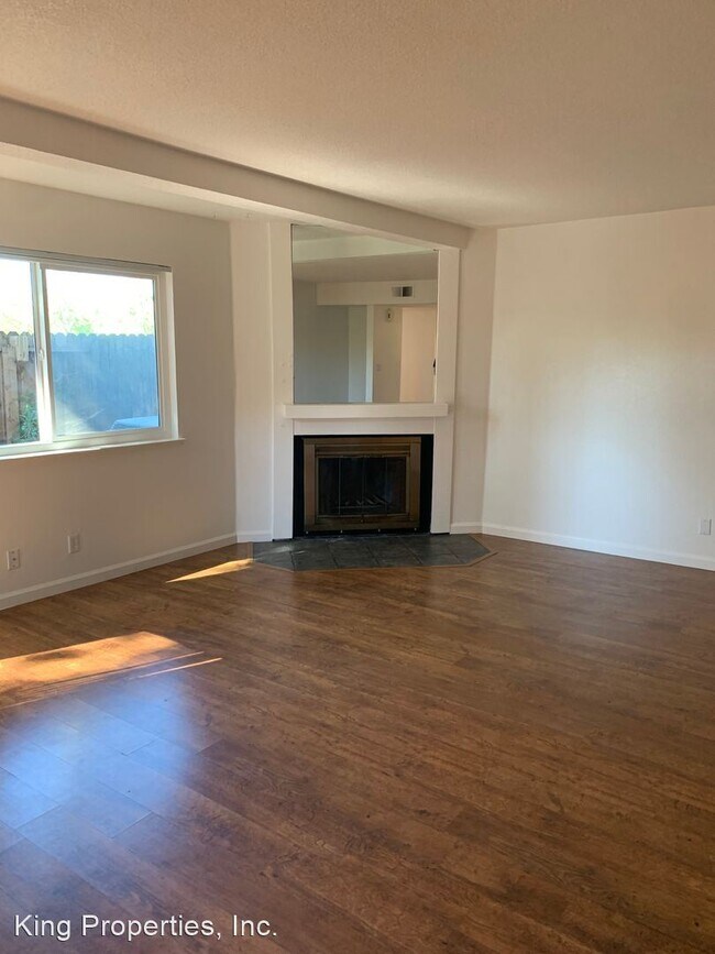 Foto del edificio - 3 br, 2.5 bath House - 3401 Bermuda Avenue...