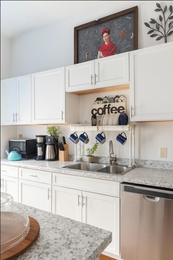 Primary Photo - 232 Main St