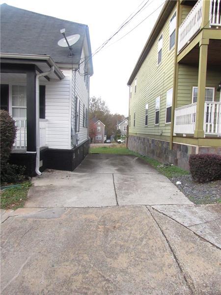 Building Photo - 651 Delbridge St NW