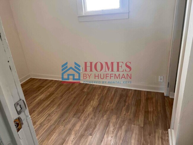 Foto del edificio - Three Bedroom House | Move in Ready