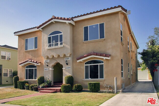 Foto del edificio - 6071 1/2 Pickford St