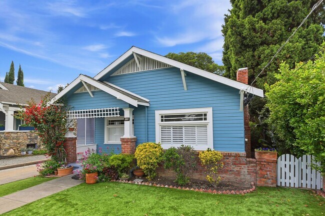 Foto del edificio - Cottage Style Home