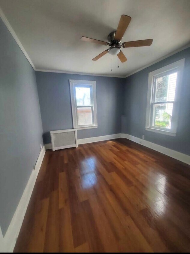 Building Photo - 71 Laventhal Ave