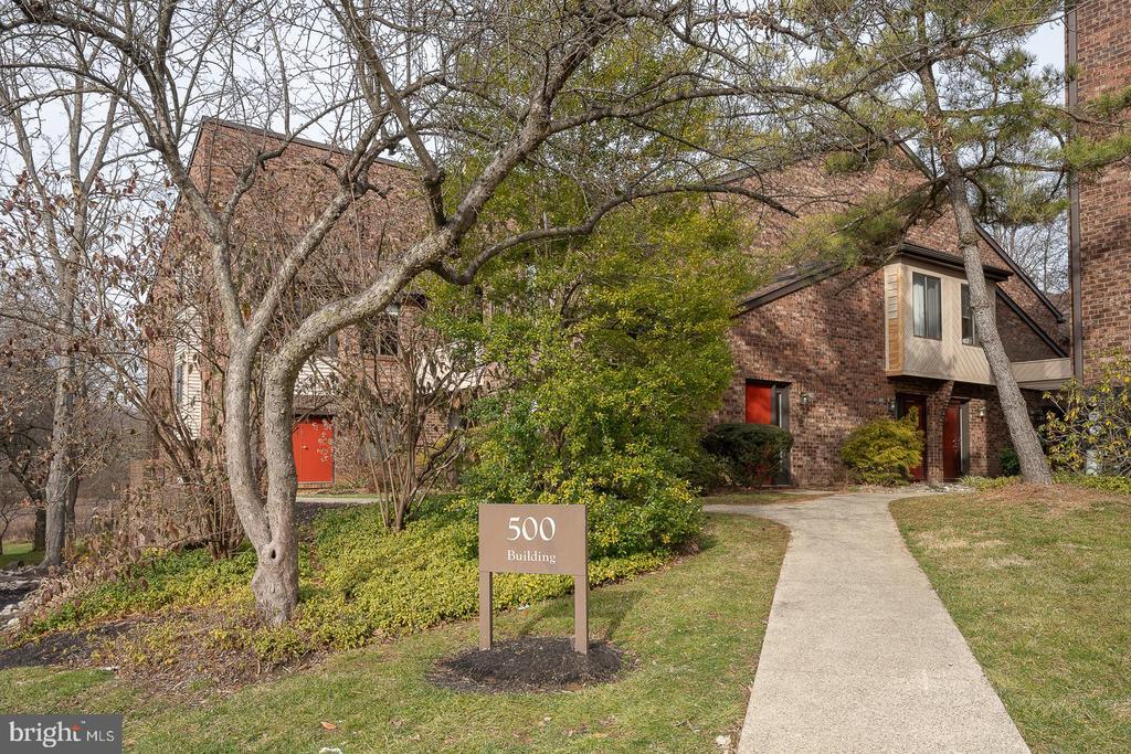 504 Mountainview Dr, Chesterbrook, PA 19087 Room for Rent in Chesterbrook, PA