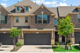 Building Photo - 2749 Starburst Dr