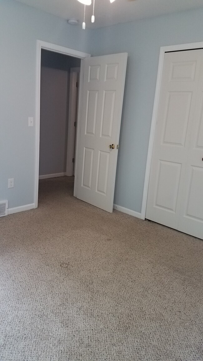 Foto del edificio - 1408 Whispering Woods Ave