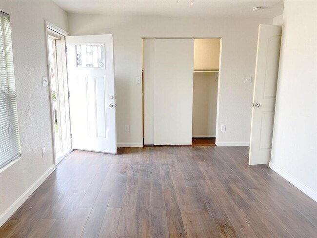 Building Photo - 12115 Segrest Dr