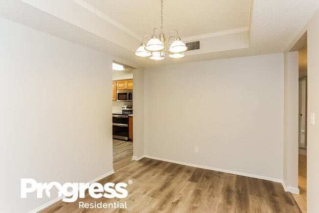 Building Photo - 11124 Windy Oaks Dr N
