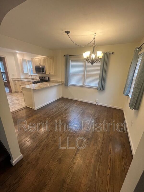 Foto del edificio - 3225 Chestnut St NE