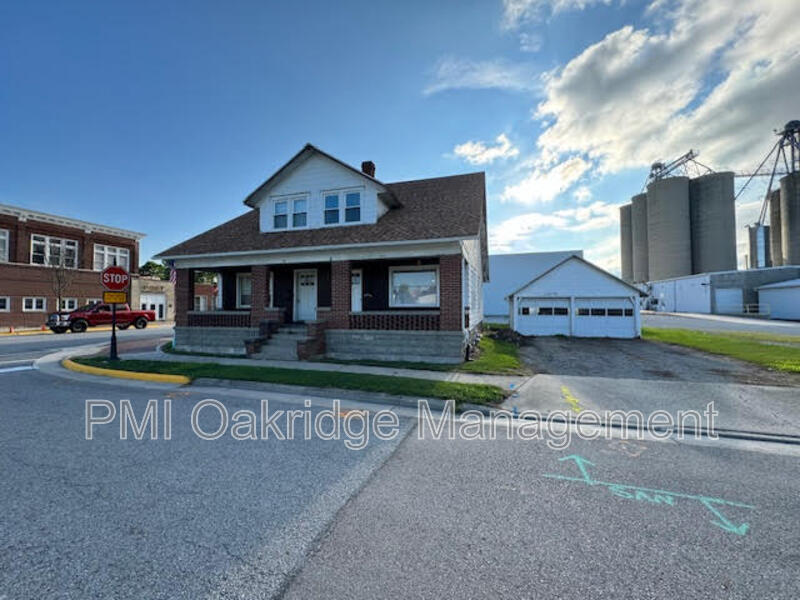 Primary Photo - 9 N Cleveland St