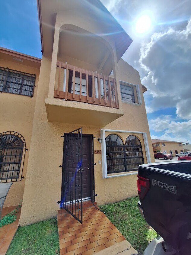 Primary Photo - 5357 W 23rd Ct