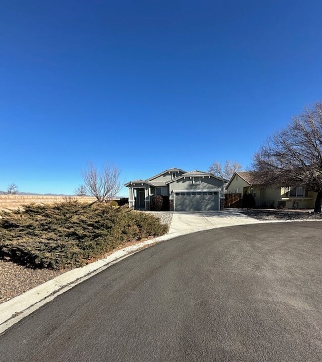 Building Photo - Beautiful Three Bed Home Available On The Green at Dayton Golf Course