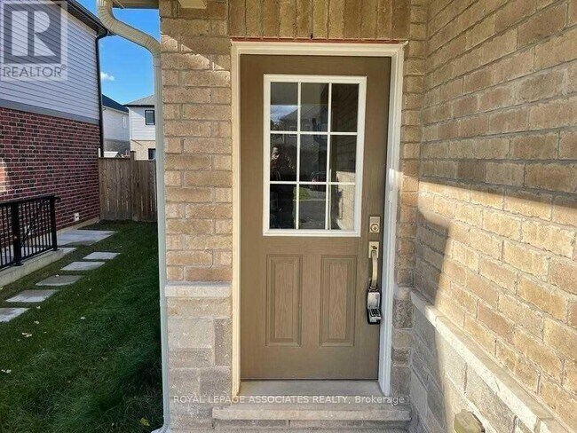 Building Photo - 7743 Shaw St