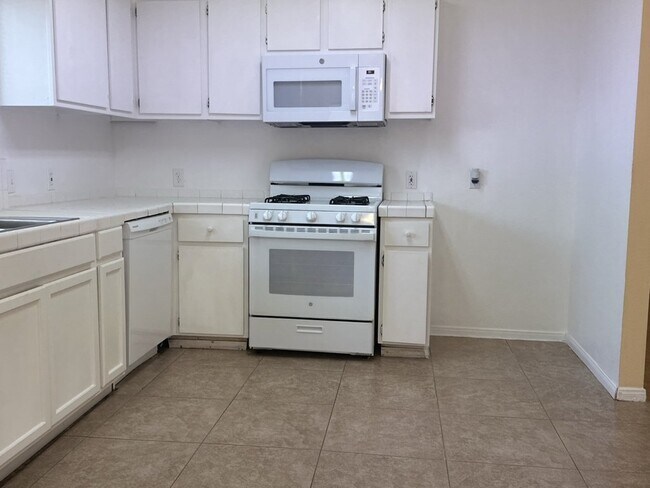 Building Photo - 3 Bed, 2 Bath, Riverside Home with 1800 Sq...
