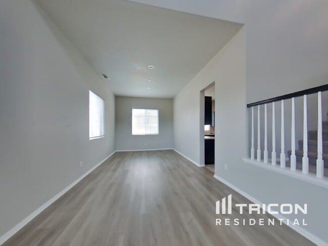 Foto del edificio - 13725 Polk Ct