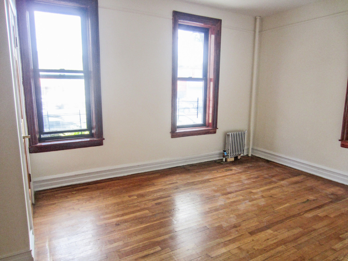 Primary Photo - 2113 Avenue V