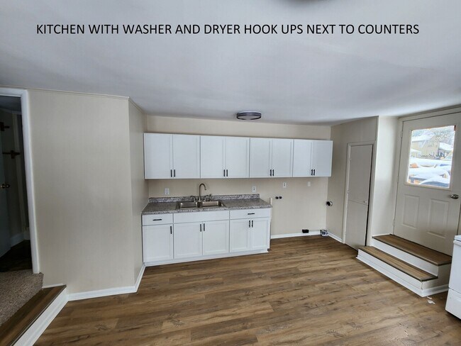 Building Photo - 504 Mott St