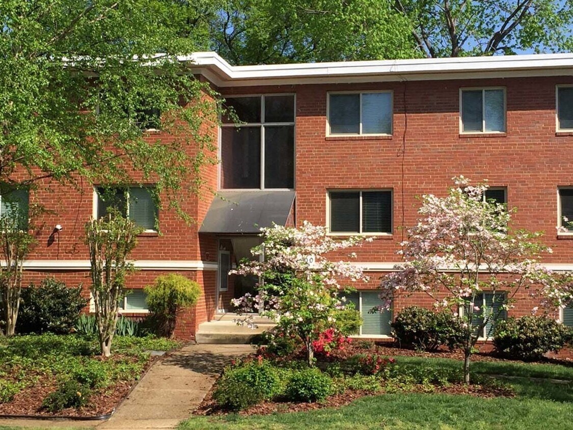 Building Photo - Walter Reed Apartments