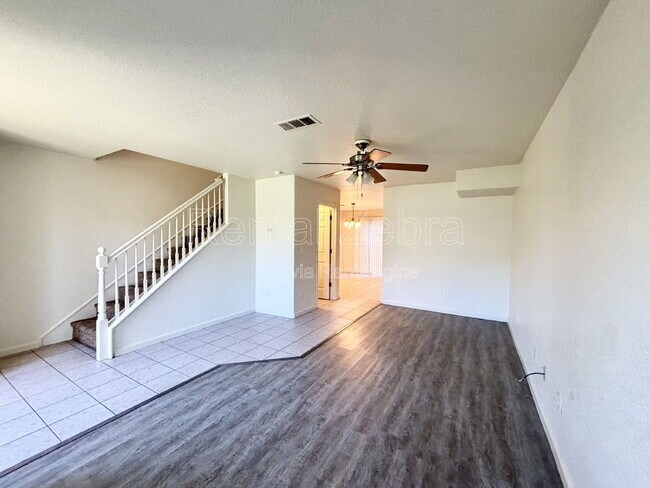 Foto del edificio - 936 W 13th St