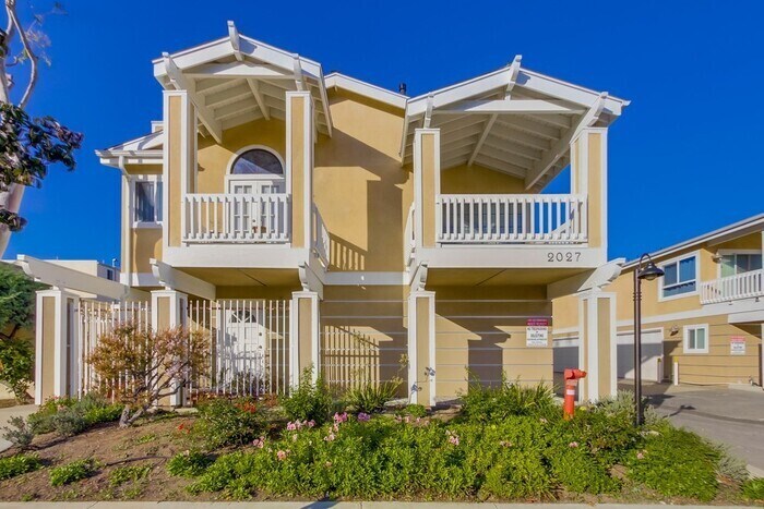 Primary Photo - Beautiful Unit Ready for Move-in