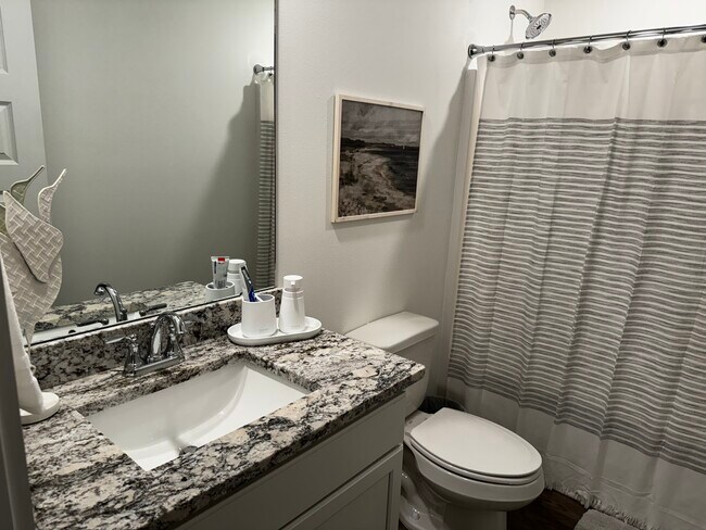 Building Photo - 5889 Tyndall Pl