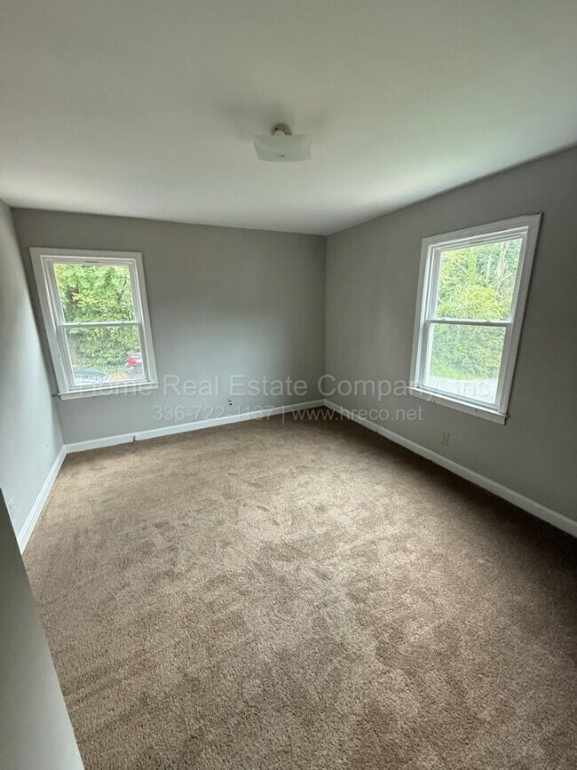 Foto del edificio - 1447 Clark Ave