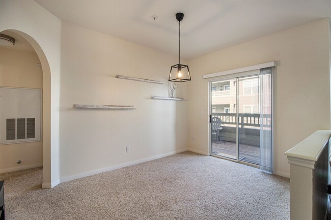 Building Photo - Prime Location in Parker 2 Bed 2 Bathroom ...