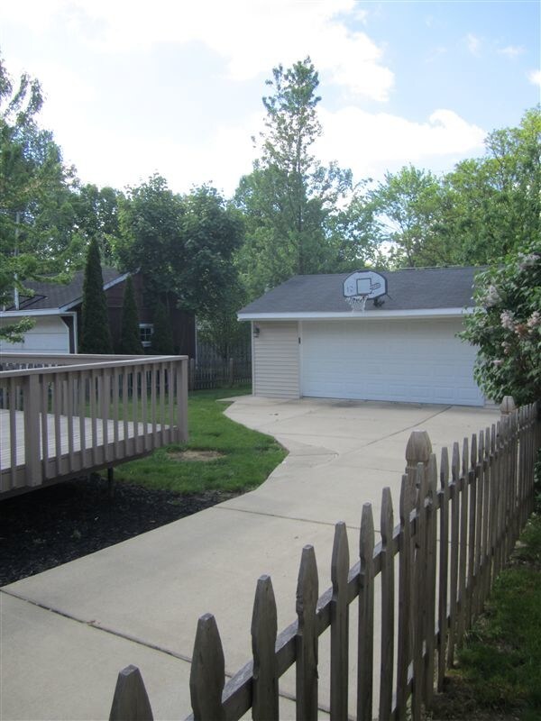 Building Photo - 16249 Birwood Ave