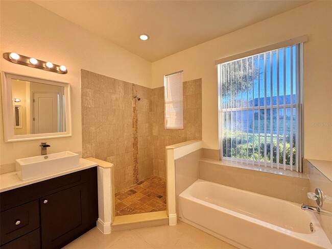 Foto del edificio - 8227 Vineland Oaks Blvd