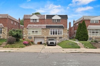 Building Photo - 2217 Hoffnagle St