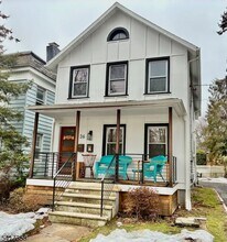 Building Photo - 36 Cross St