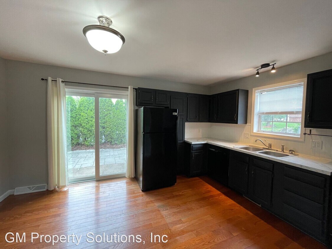 Primary Photo - 2 br, 1.5 bath House - 274 Morgan Drive