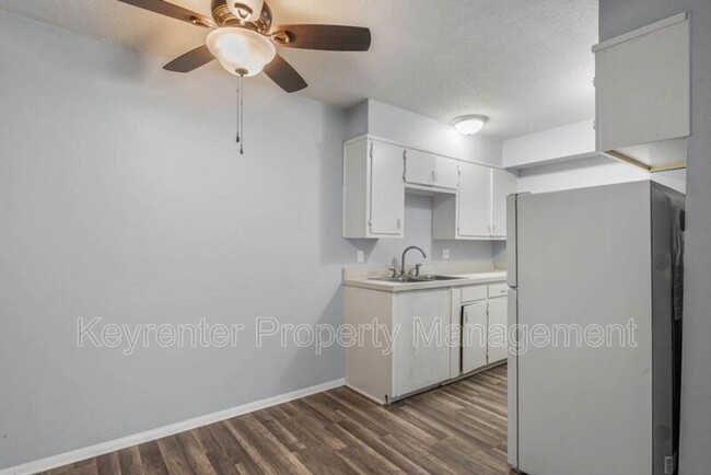Building Photo - 5905 S Lee Ave