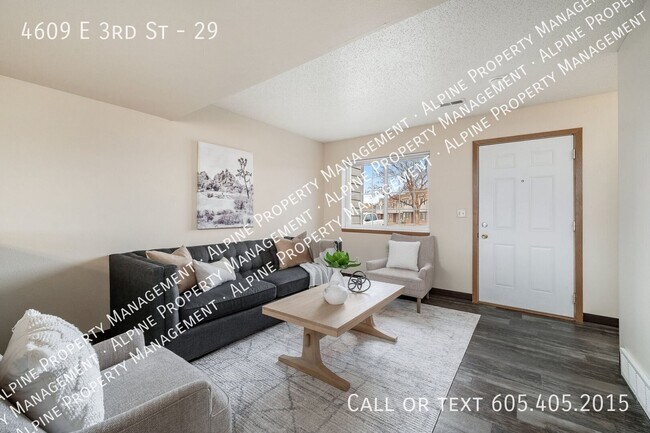 Foto del edificio - 4609 E 3rd St
