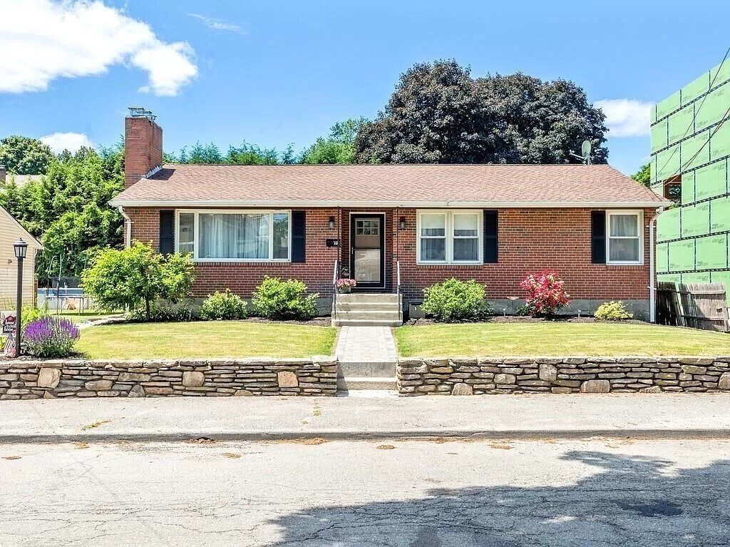 Primary Photo - 22 Alvarado Ave
