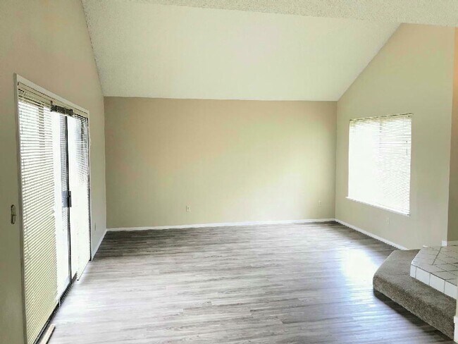 Foto del edificio - 3209 Ventana Hills Dr