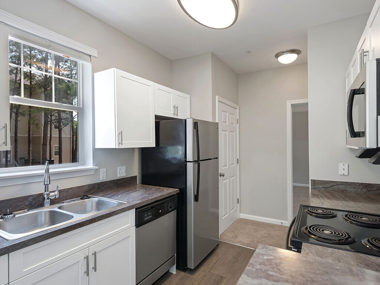 Falls Pointe at the Park