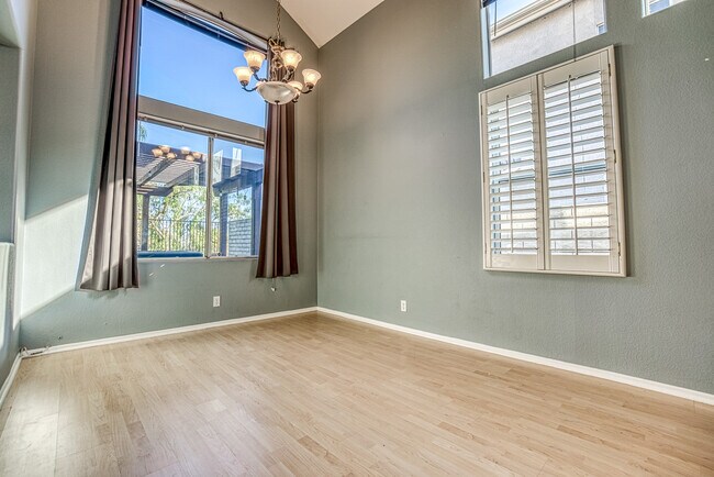 Building Photo - 25624 Wordsworth Ln