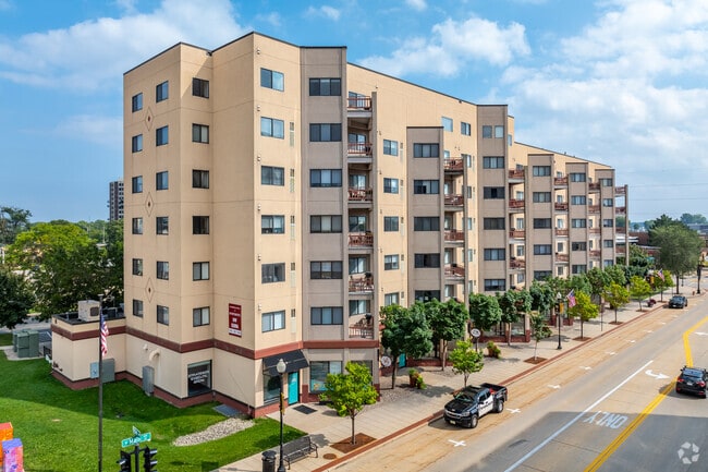 Building Photo - 100 North Main Premium Residential Suites