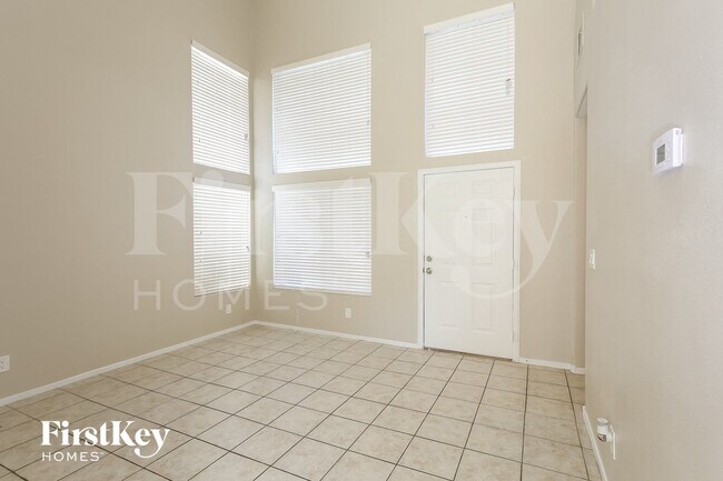 Foto del edificio - 800 Coliseum Ln